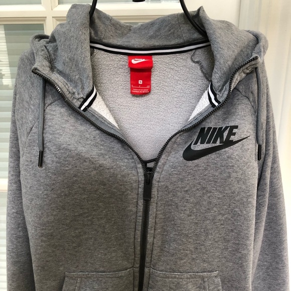 Nike Grey Hooded Zip-Up Jacket. - Picture 2 of 9